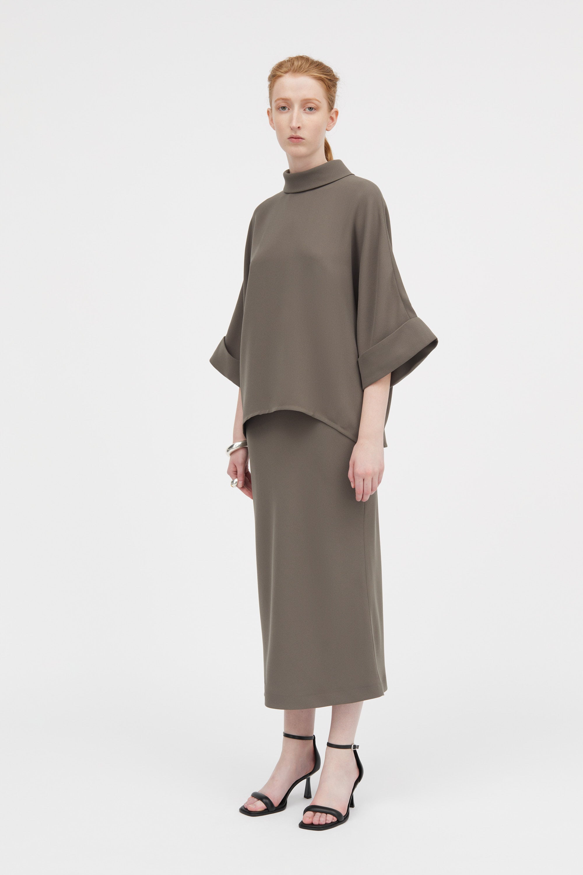 Bailee Blouse Dark Moss – MKDT STUDIO