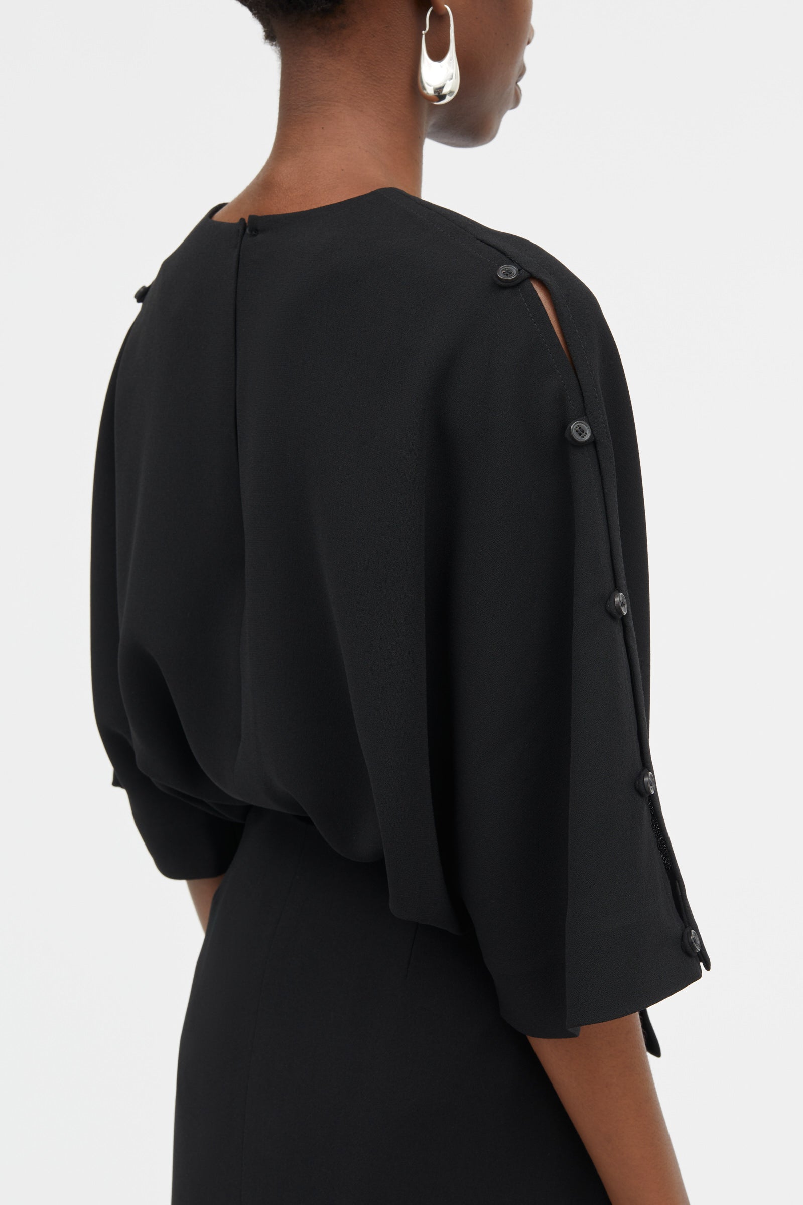NYLA BOX BLOUSE (BLACK)