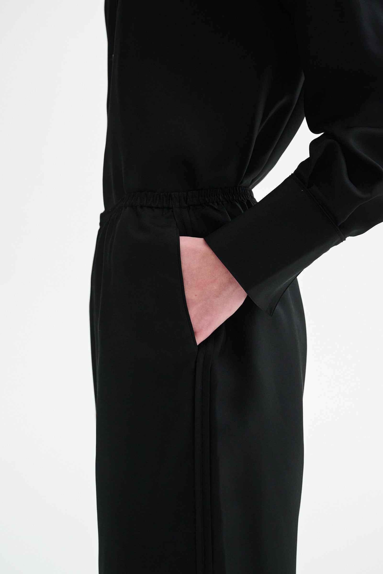 MKDT Studio PRESSA MATTE SILK TWILL Pants BLACK