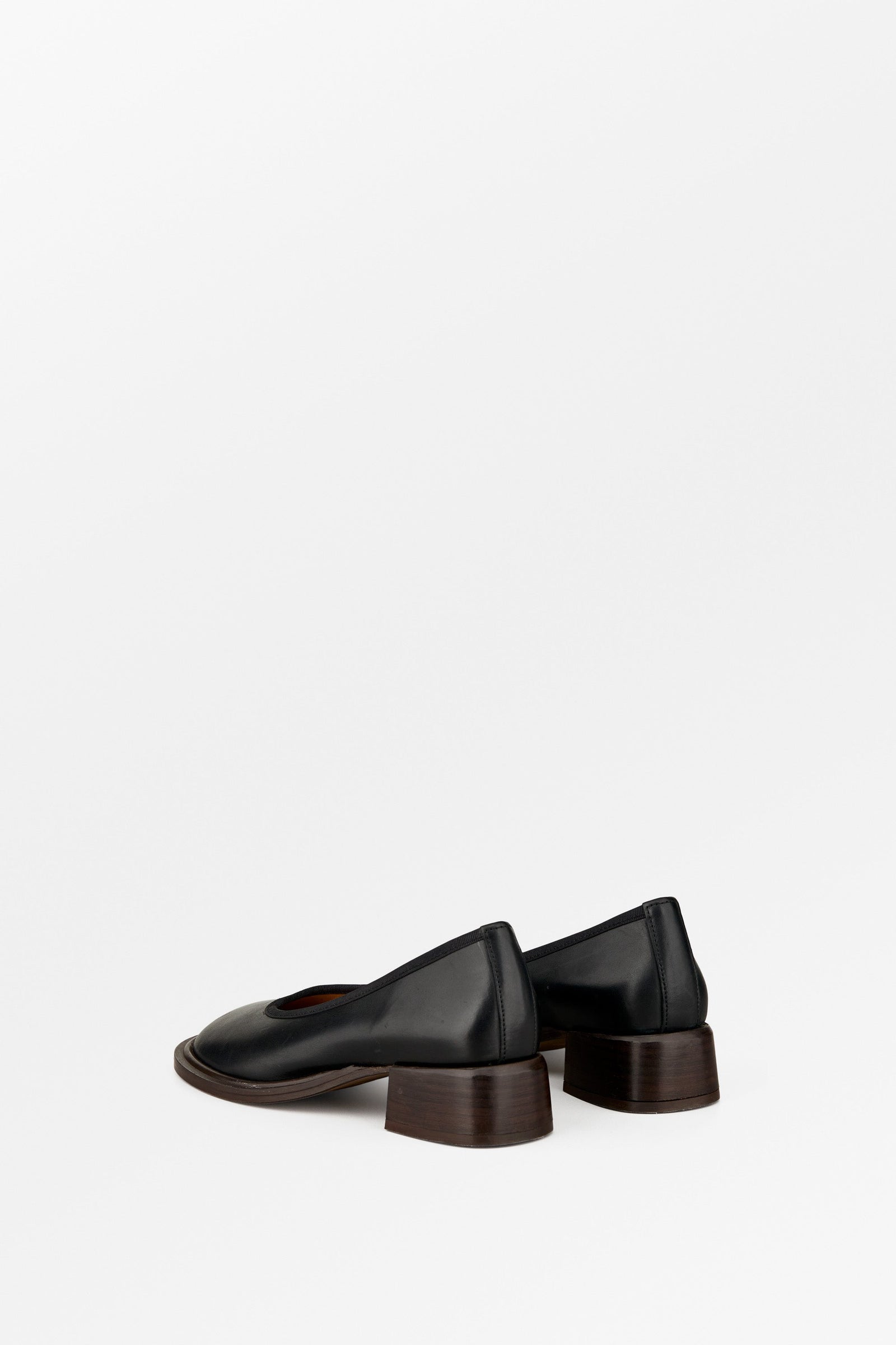 alaia 革靴 Alaia Leather - BLACK – MKDT STUDIO