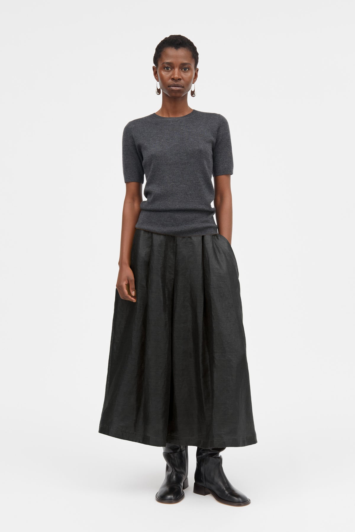 スカート MKDT STUDIO Novo pleated skirt in black MKDT STUDIO NOVO POPLIN SKIRT IN BLACK — EWANIKA