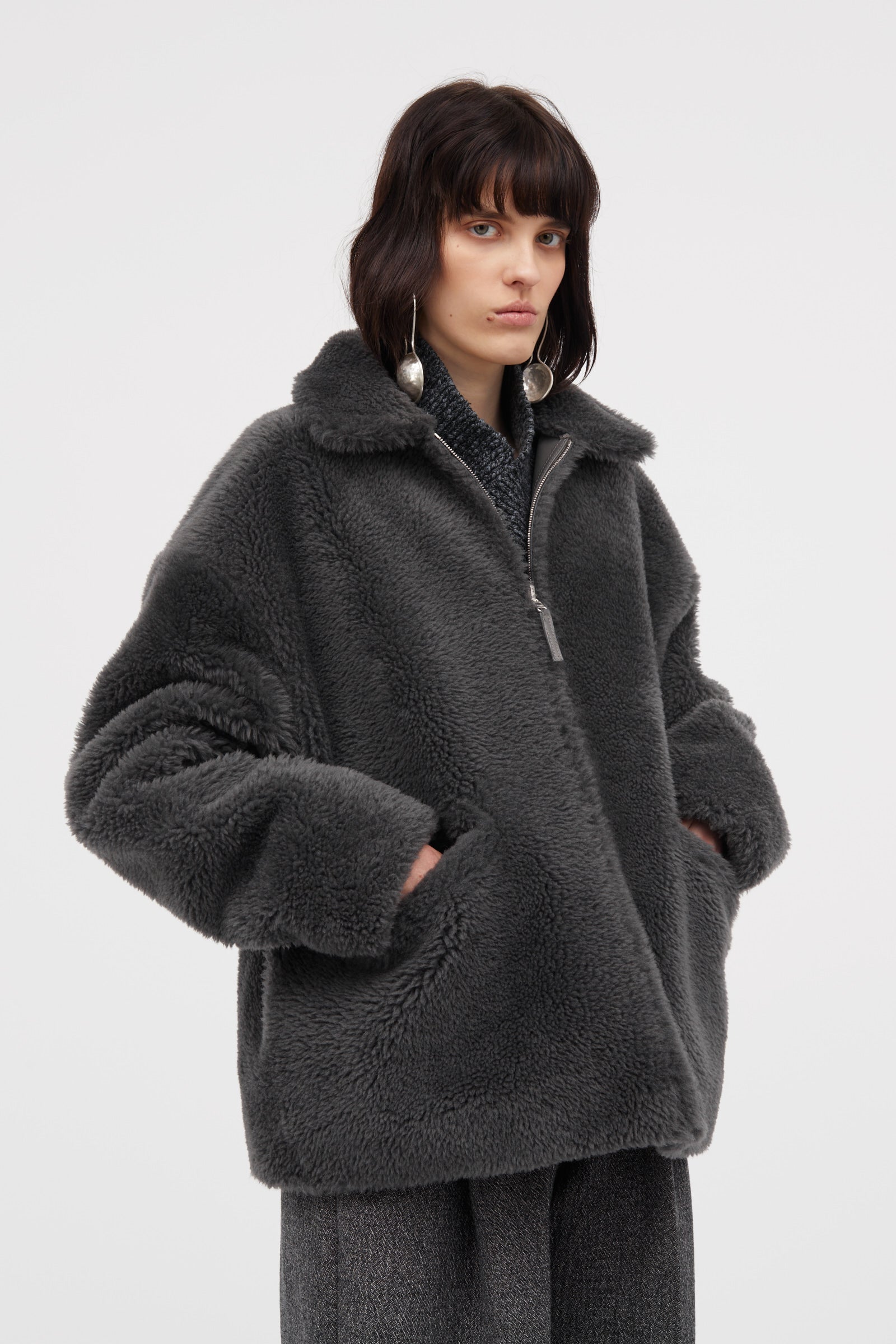 ジャケット・アウター S fur jacket short theredthread black THEREDTHREAD / ザレッドスレッド】S fur jacket short