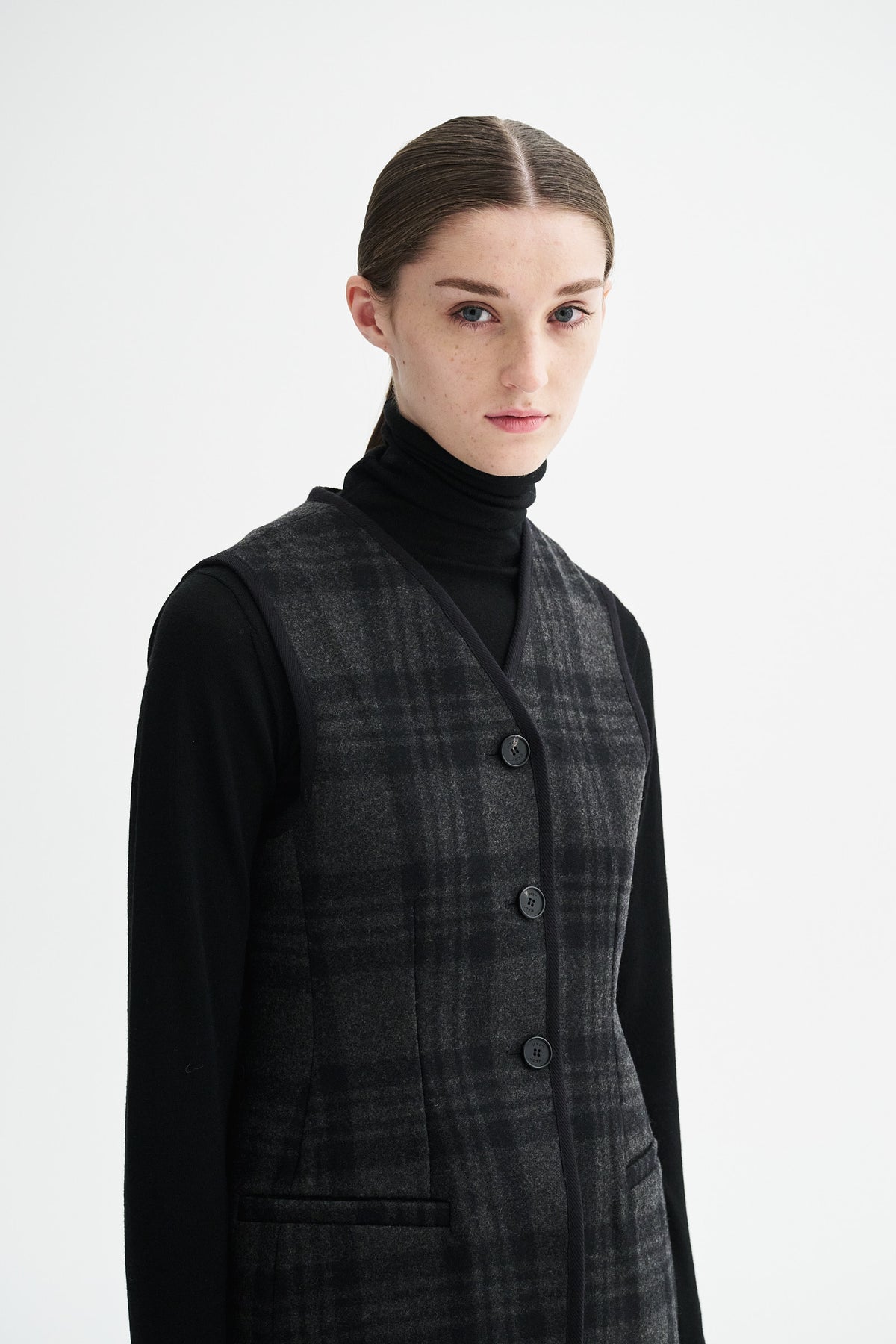 MKDT Studio VIENNA CHECK VEST Vest BLACK
